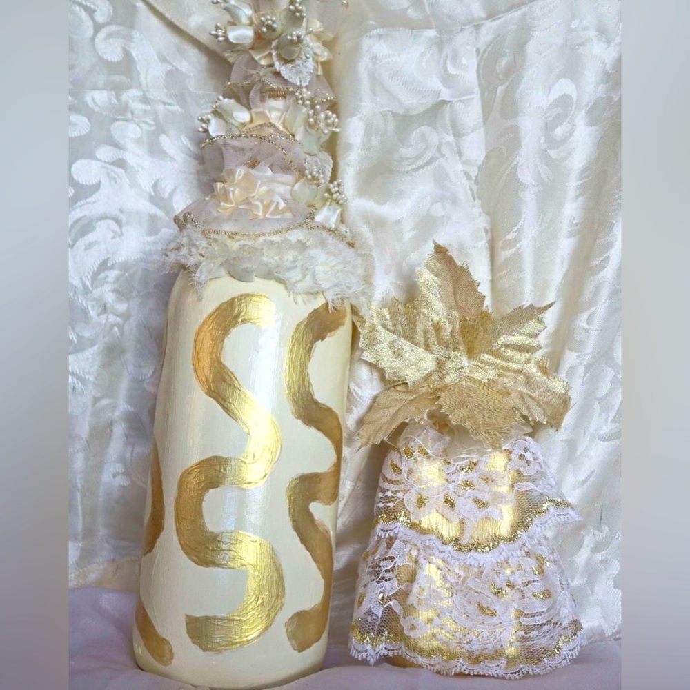 Hand Crafted Glass Bottles Eternal Glory Pillow Set Vanilla - Picture 2 of 11